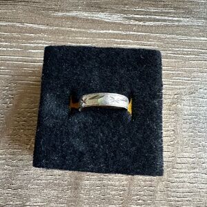 Sterling Silver Stamped 925 Vintage Engraved Etched Band Ring size 4.25